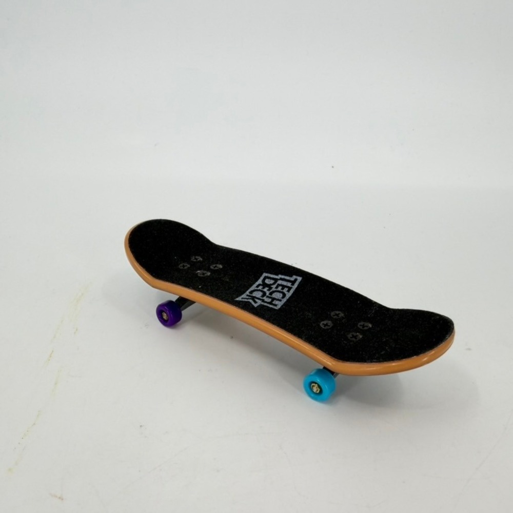 Tech Deck Enjoi Caswell Berry Chihuahua Taco Fingerboard Multi Color Wheels